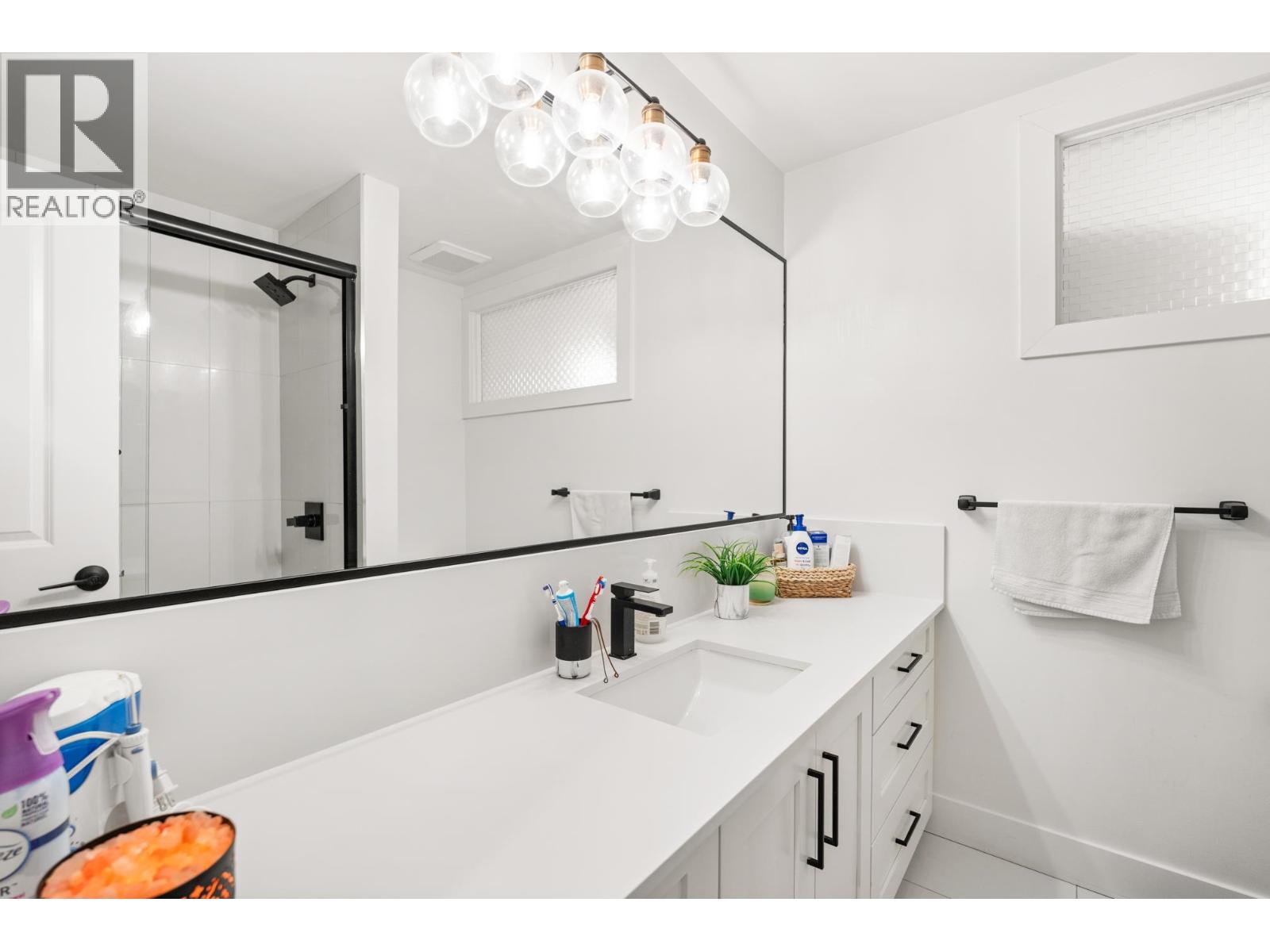 1106 DUTHIE AVENUE, Burnaby