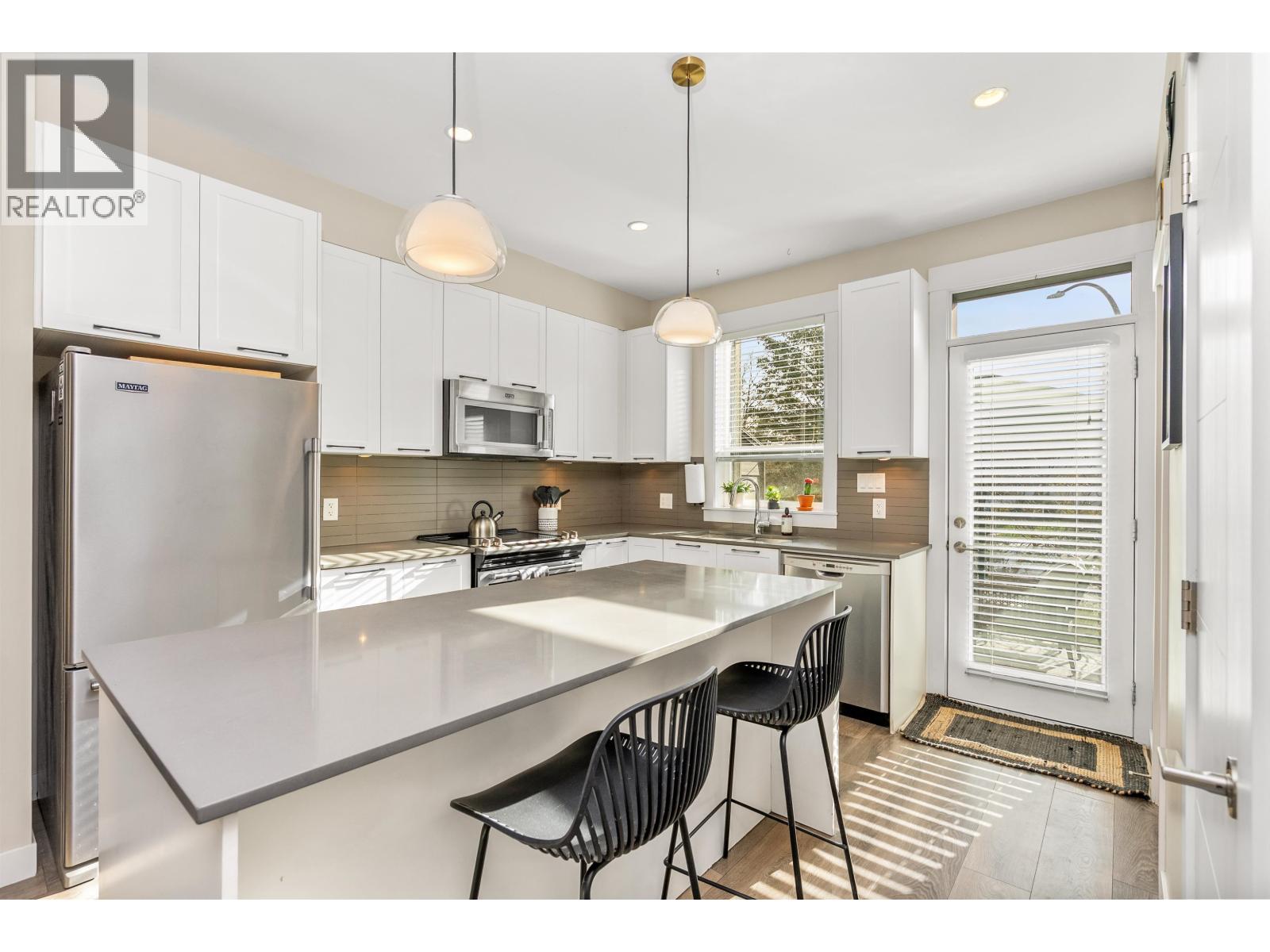 34 38684 BUCKLEY AVENUE, Squamish