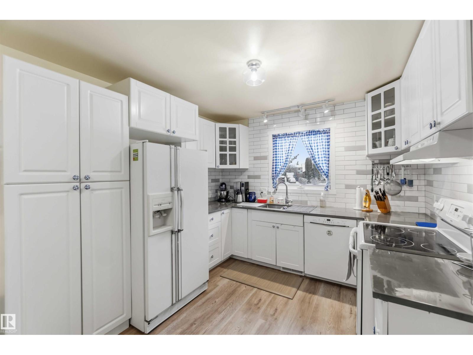 3528 49A ST NW, Edmonton