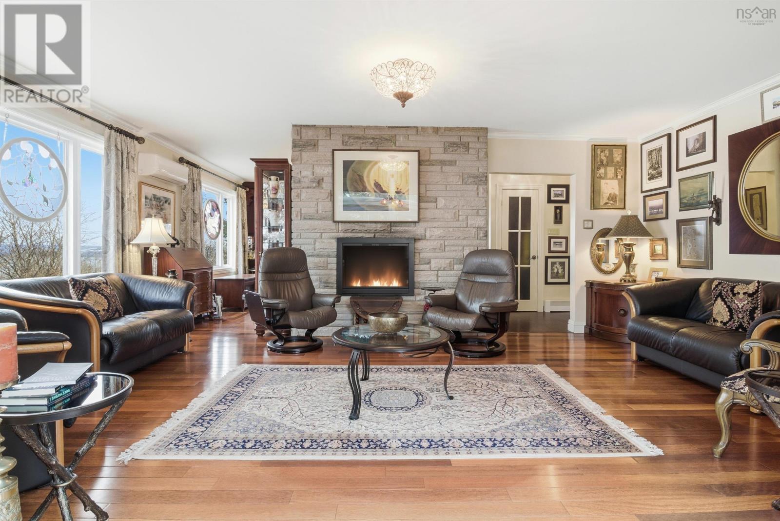 Property 8 of 38 of 12 Canary Crescent