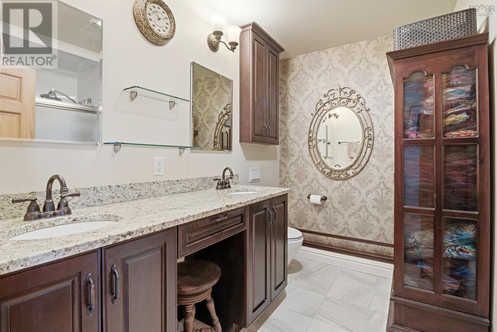 Property 23 of 38 of 12 Canary Crescent