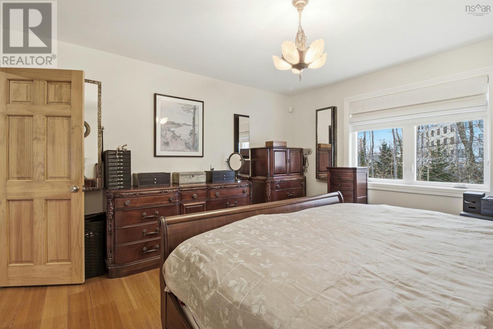 Property 22 of 38 of 12 Canary Crescent