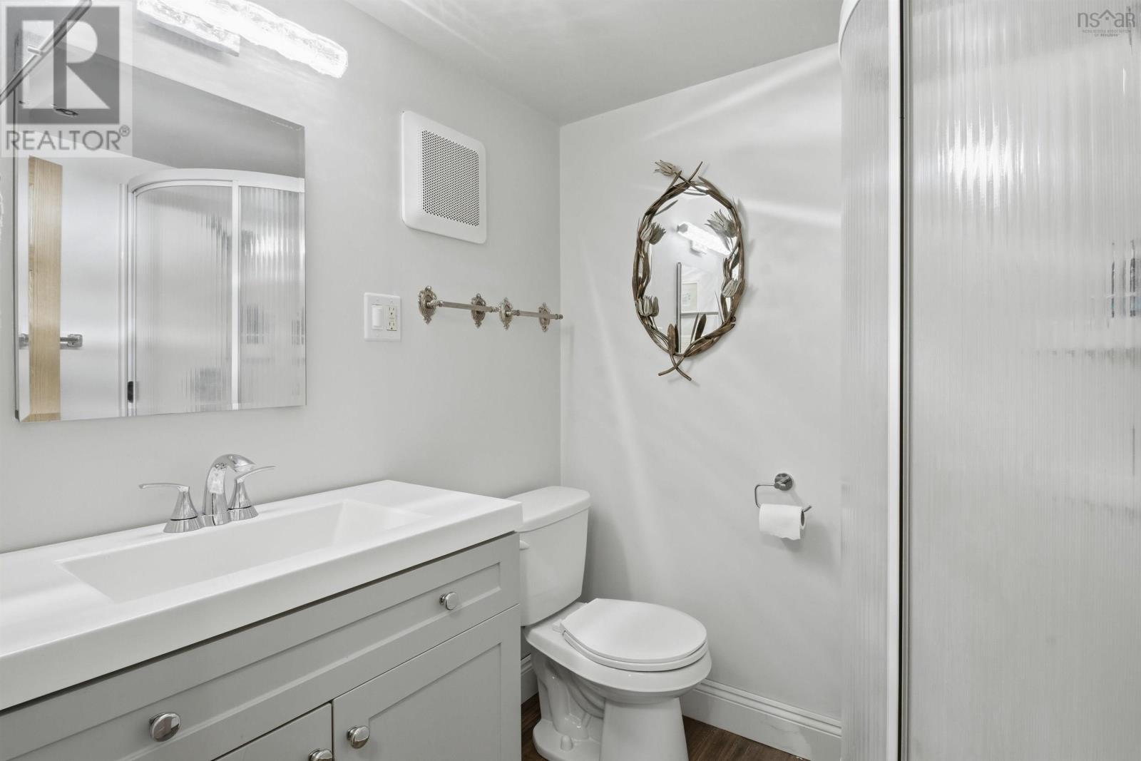 Property 26 of 38 of 12 Canary Crescent