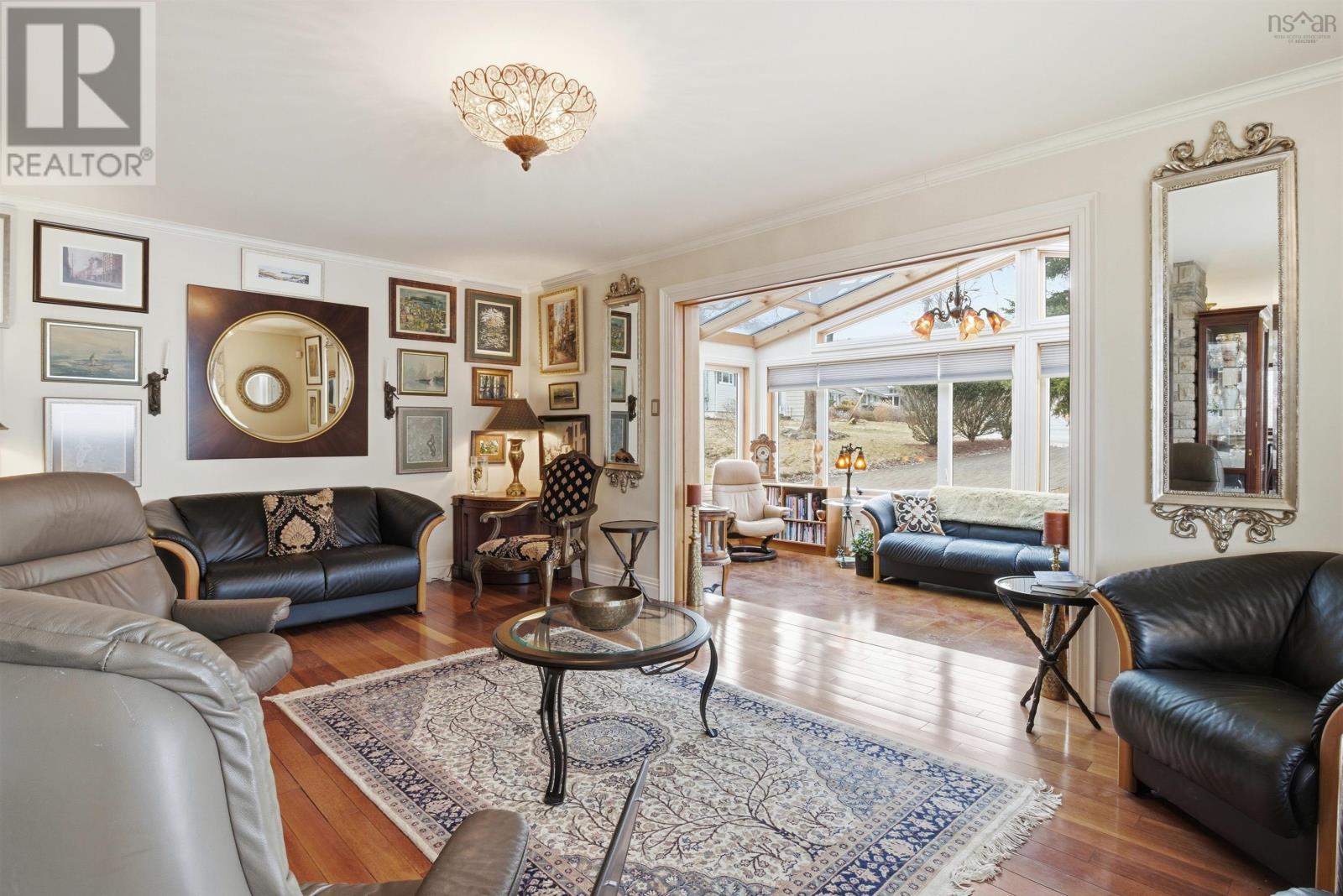 Property 7 of 38 of 12 Canary Crescent