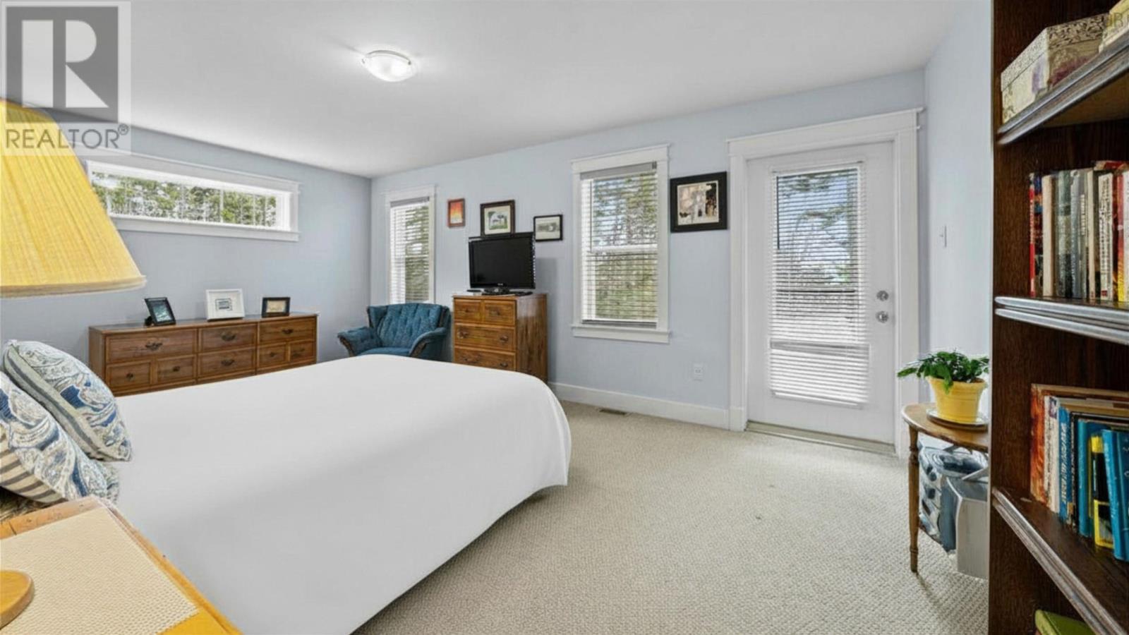 Property 27 of 50 of 33 Barnsley Court