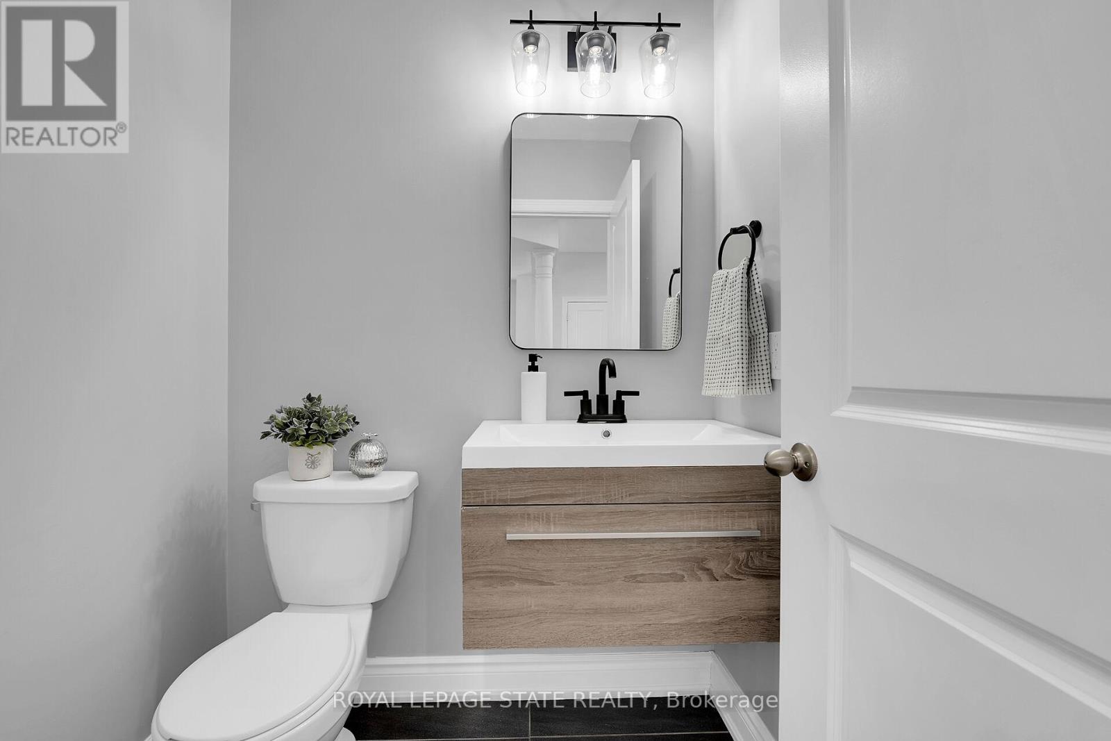 78 CHAUMONT DRIVE - 22