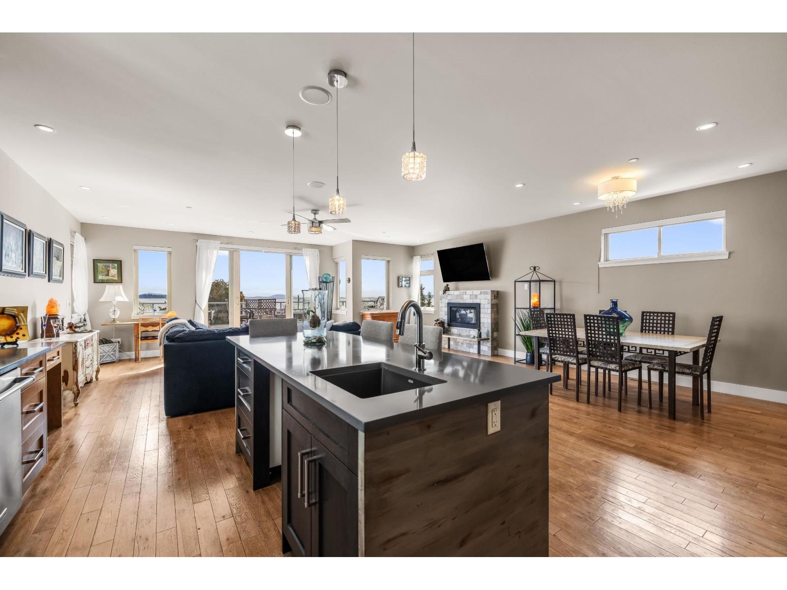 14738 MCDONALD AVENUE, White Rock