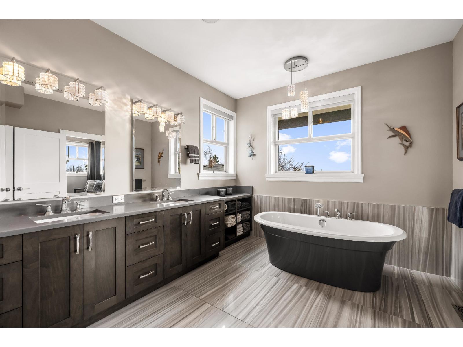 14738 MCDONALD AVENUE, White Rock