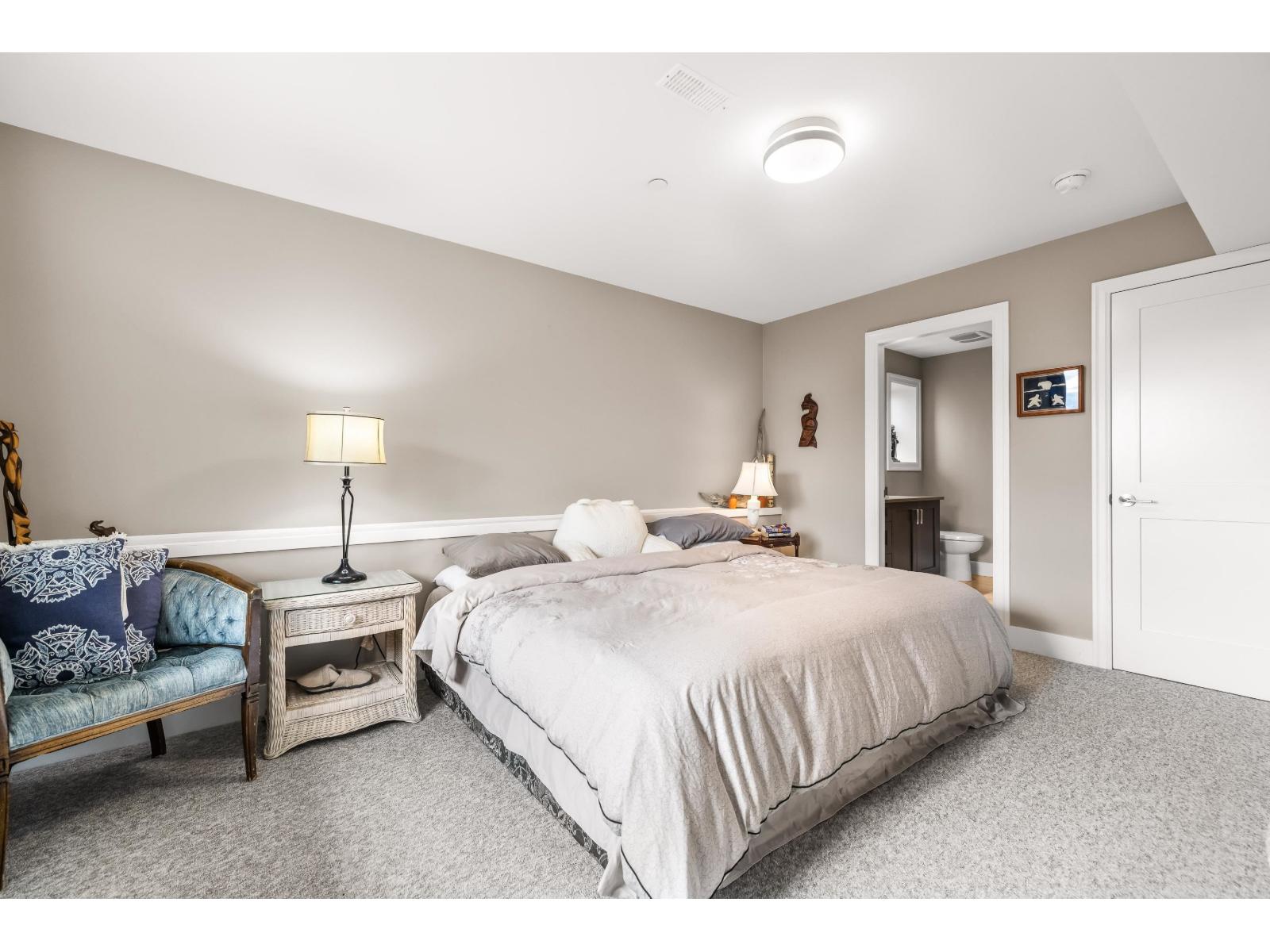 14738 MCDONALD AVENUE, White Rock