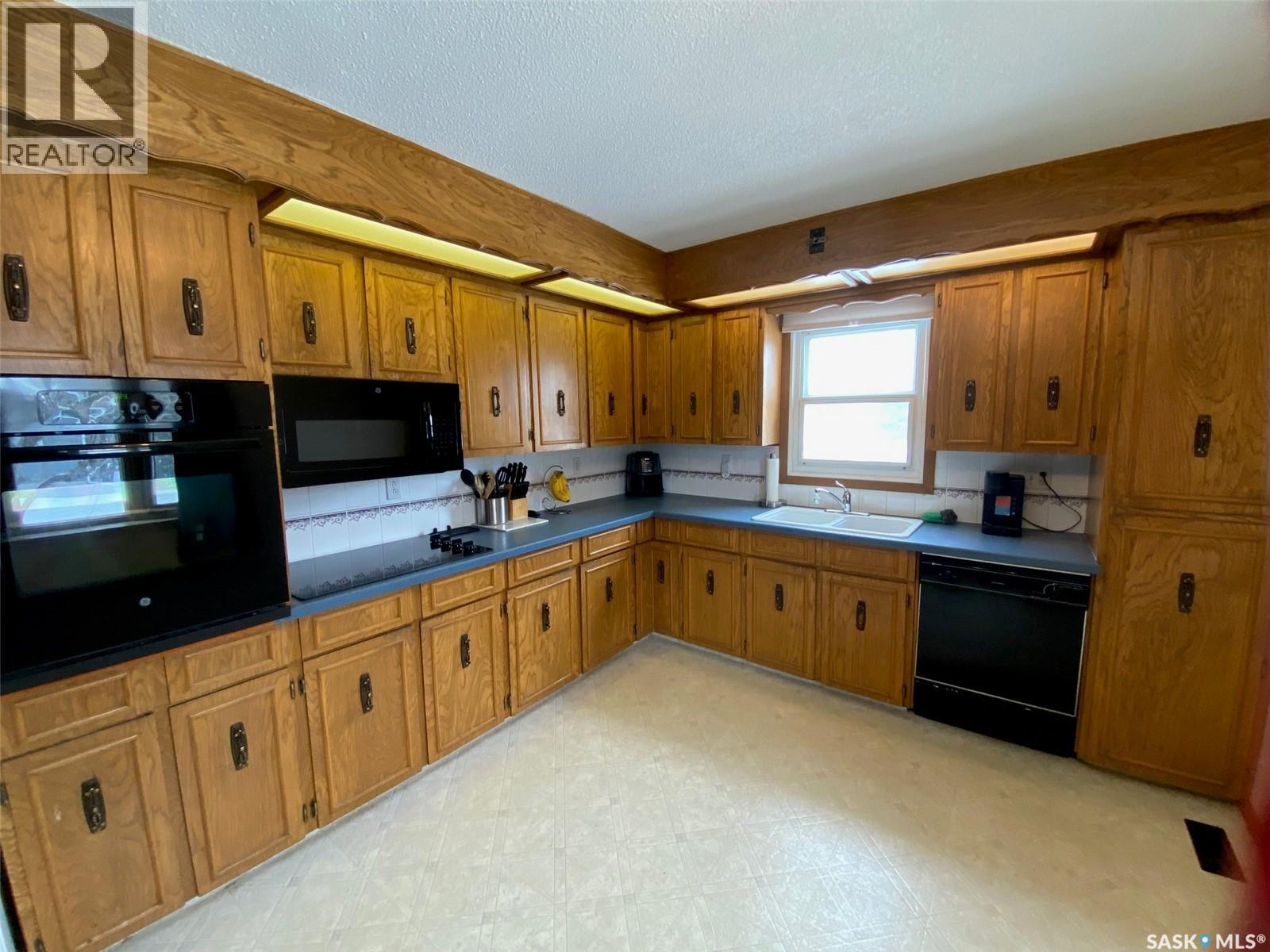 150 Gladstone AVENUE S - Image 3