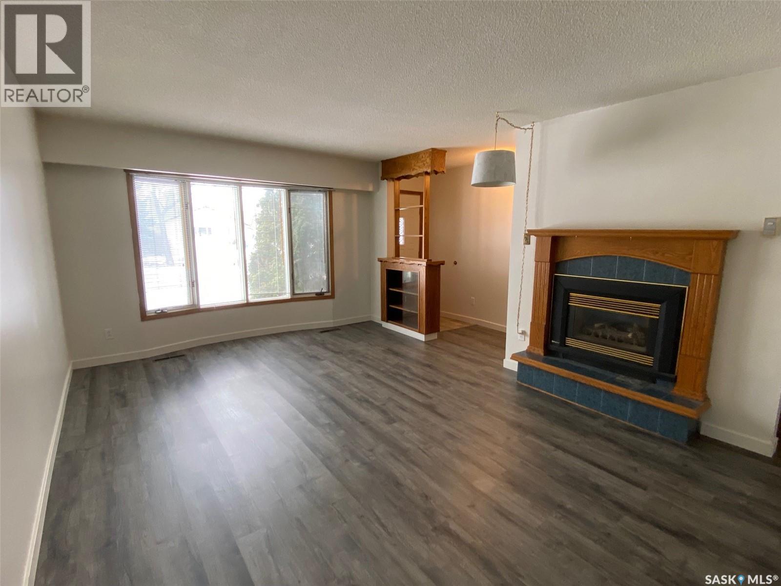 150 Gladstone AVENUE S - 4