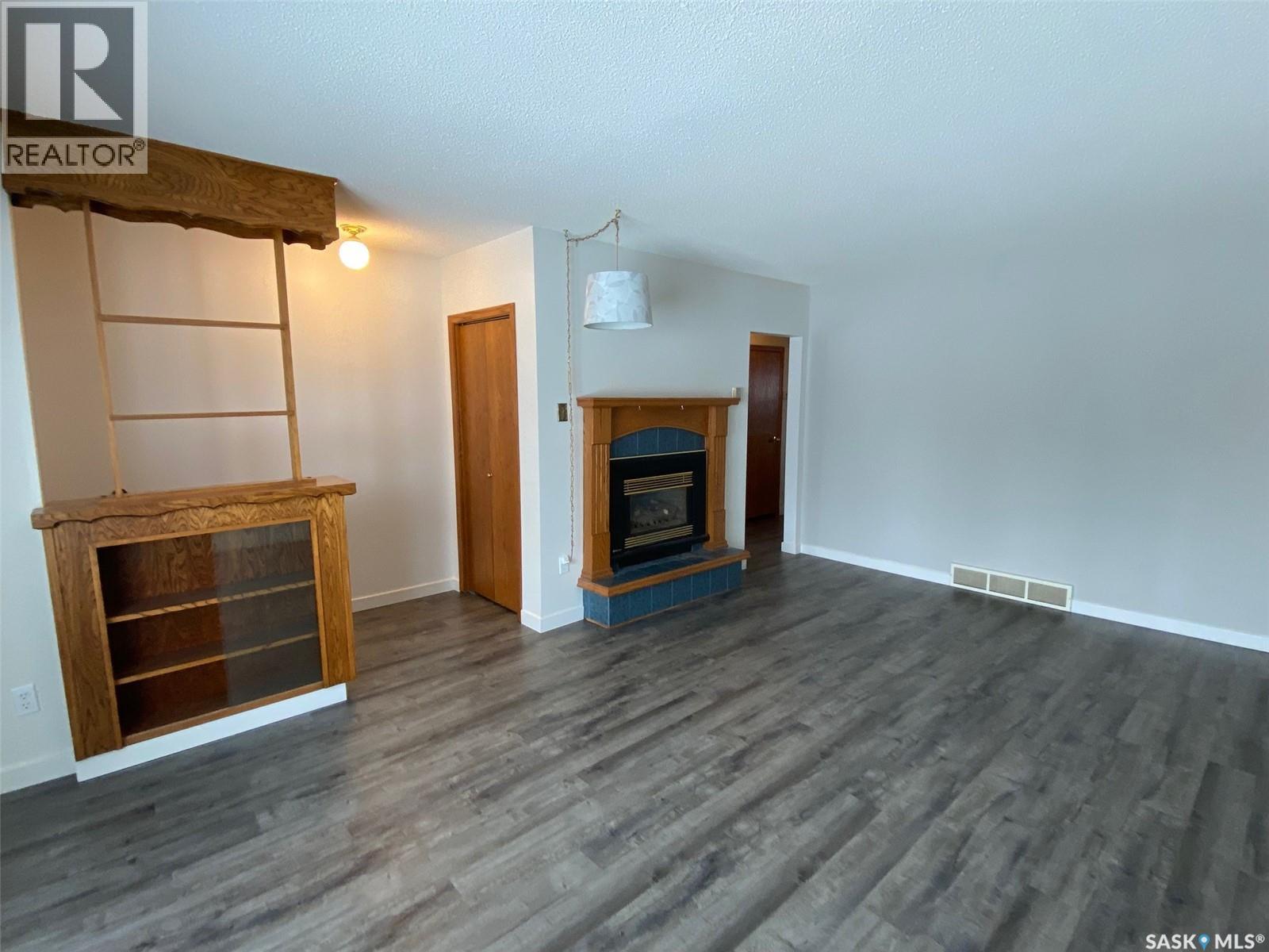 150 Gladstone AVENUE S - 6