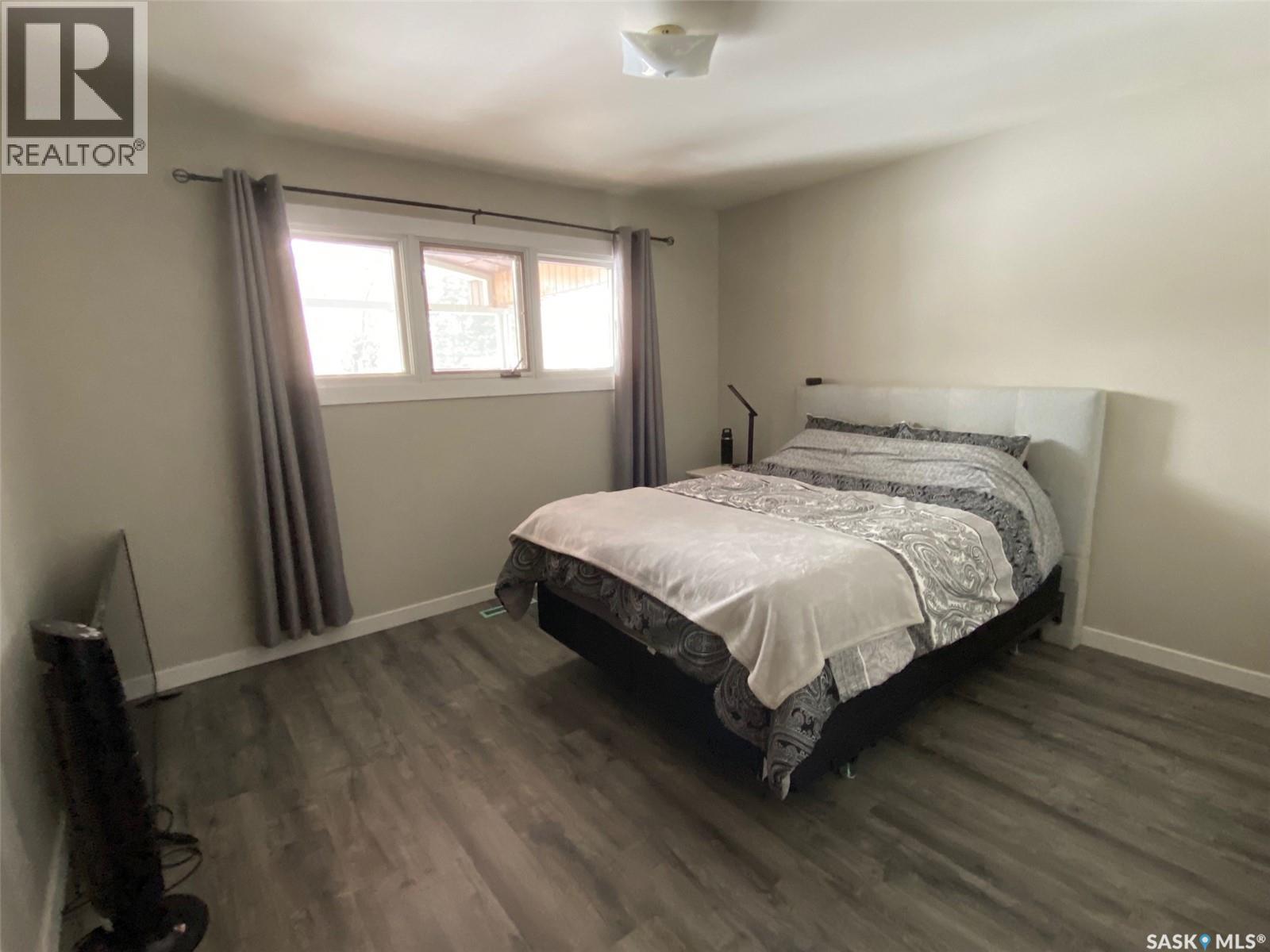150 Gladstone AVENUE S - 8