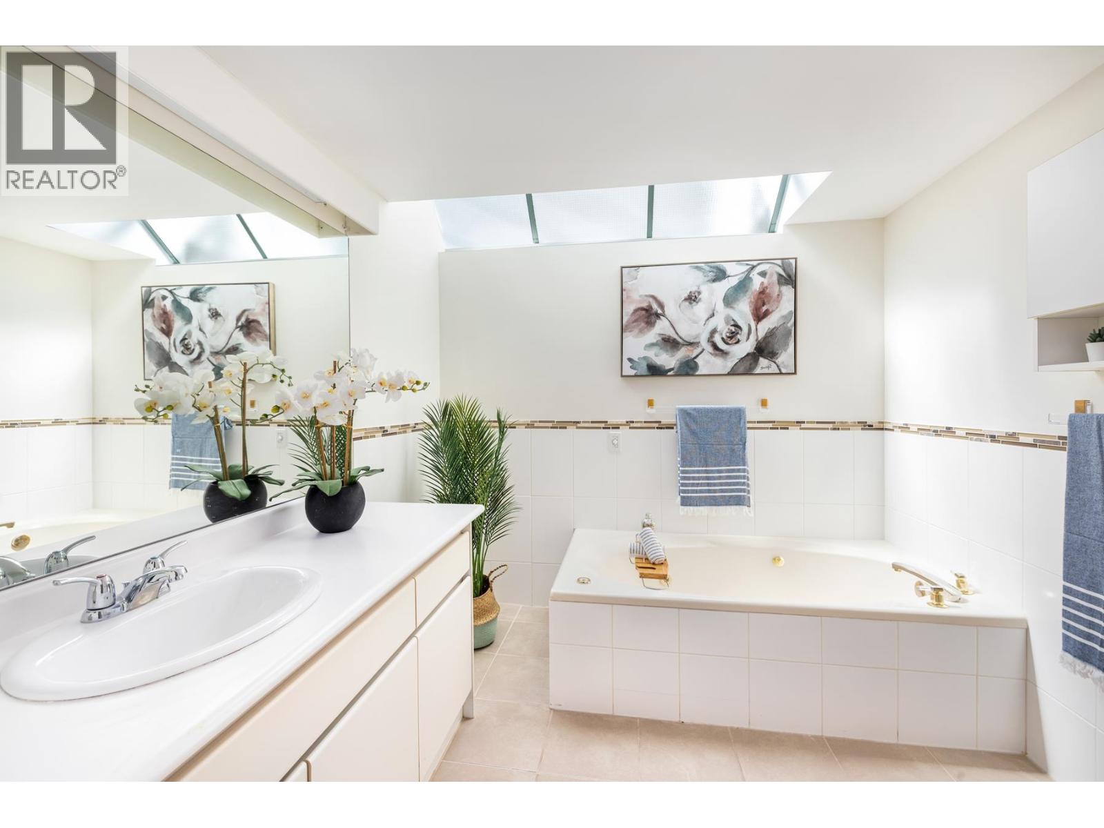 565 17TH STREET, West Vancouver