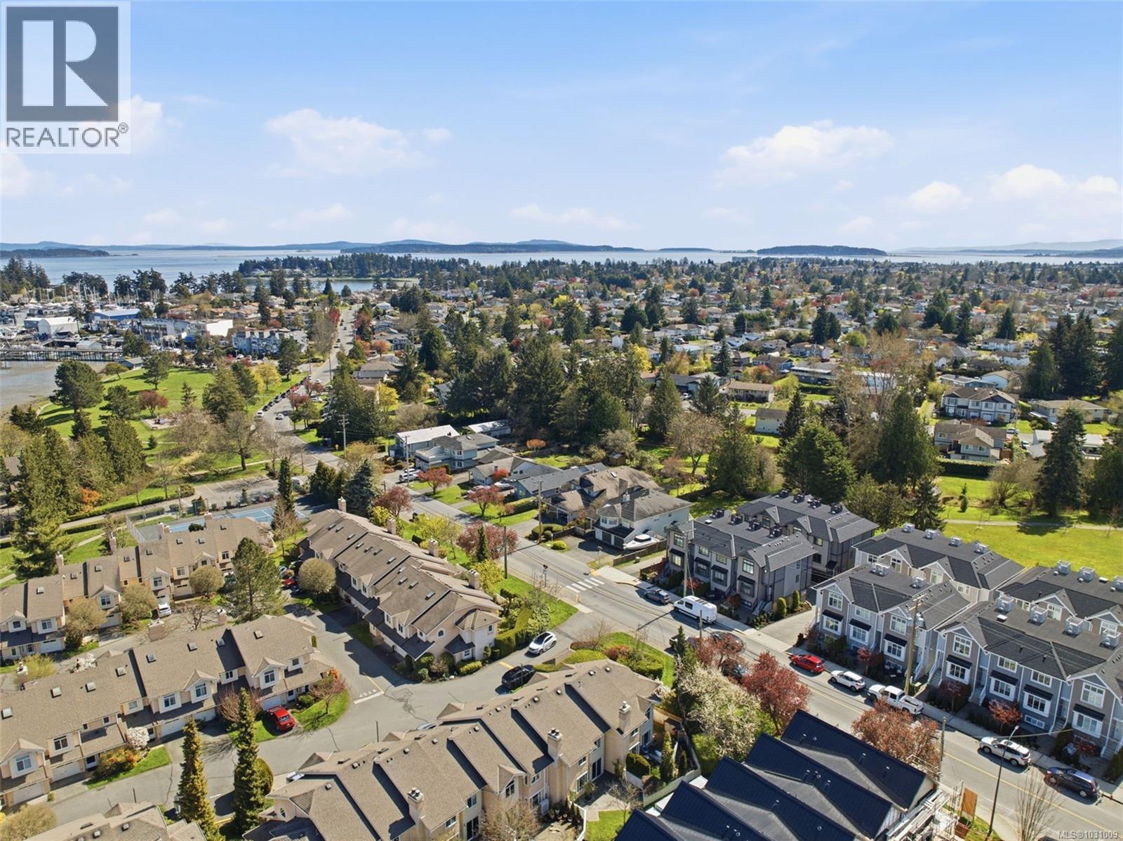 2 10471 Resthaven Drive, Sidney