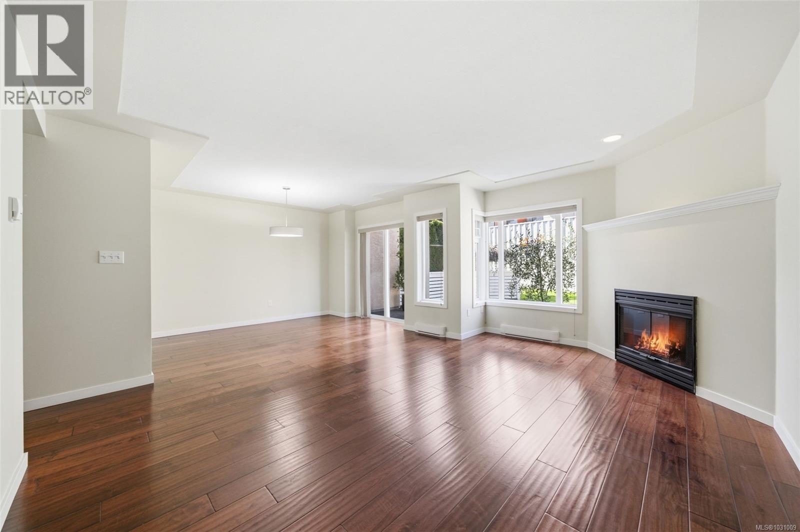 2 10471 Resthaven Drive, Sidney