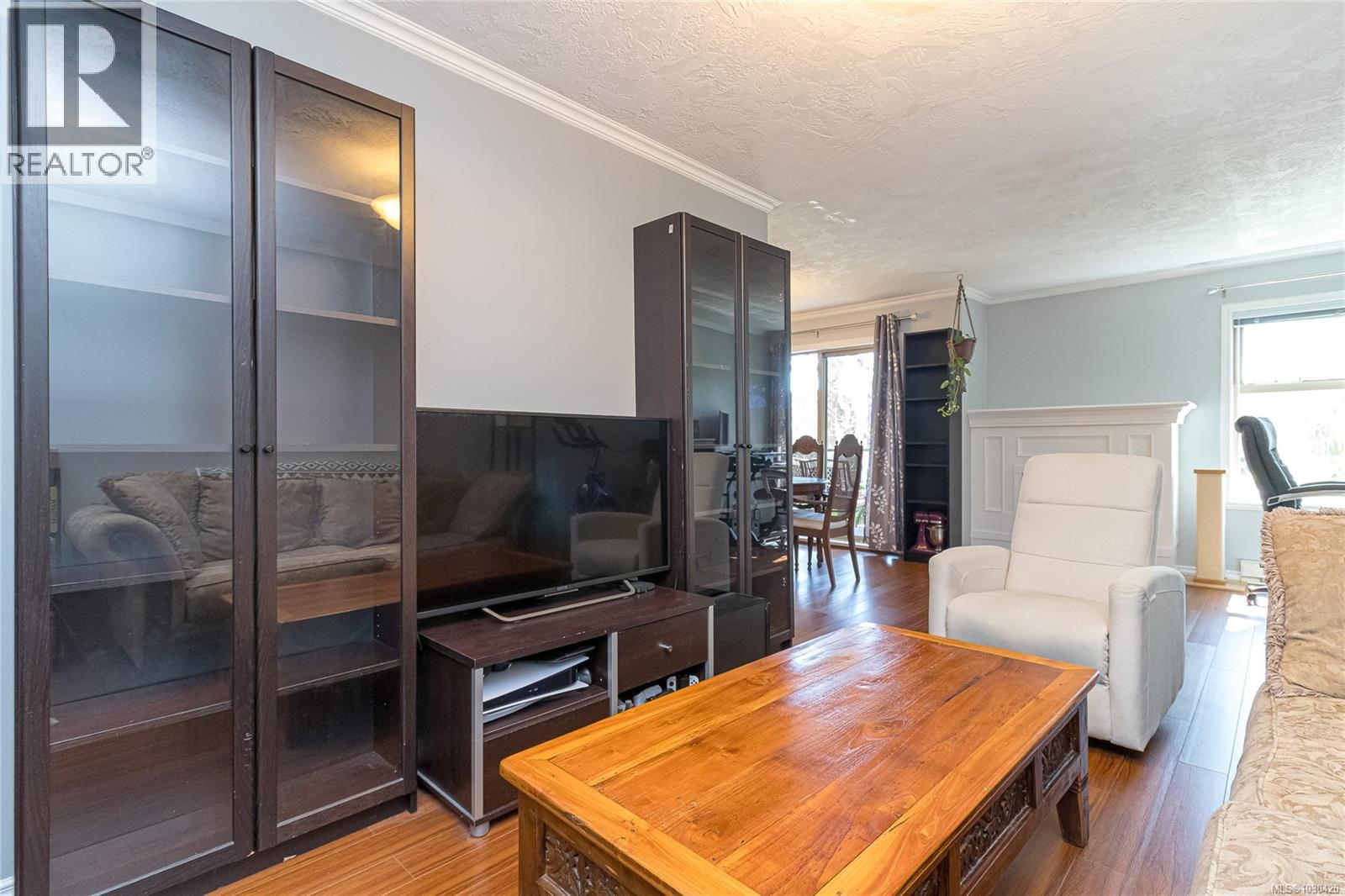 207 2211 Shelbourne Street, Victoria