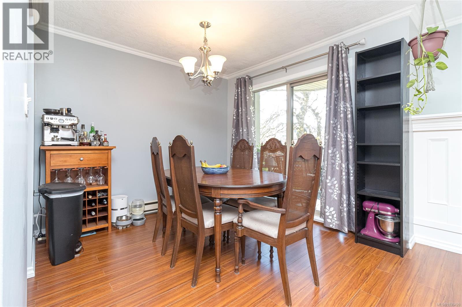 207 2211 Shelbourne Street, Victoria