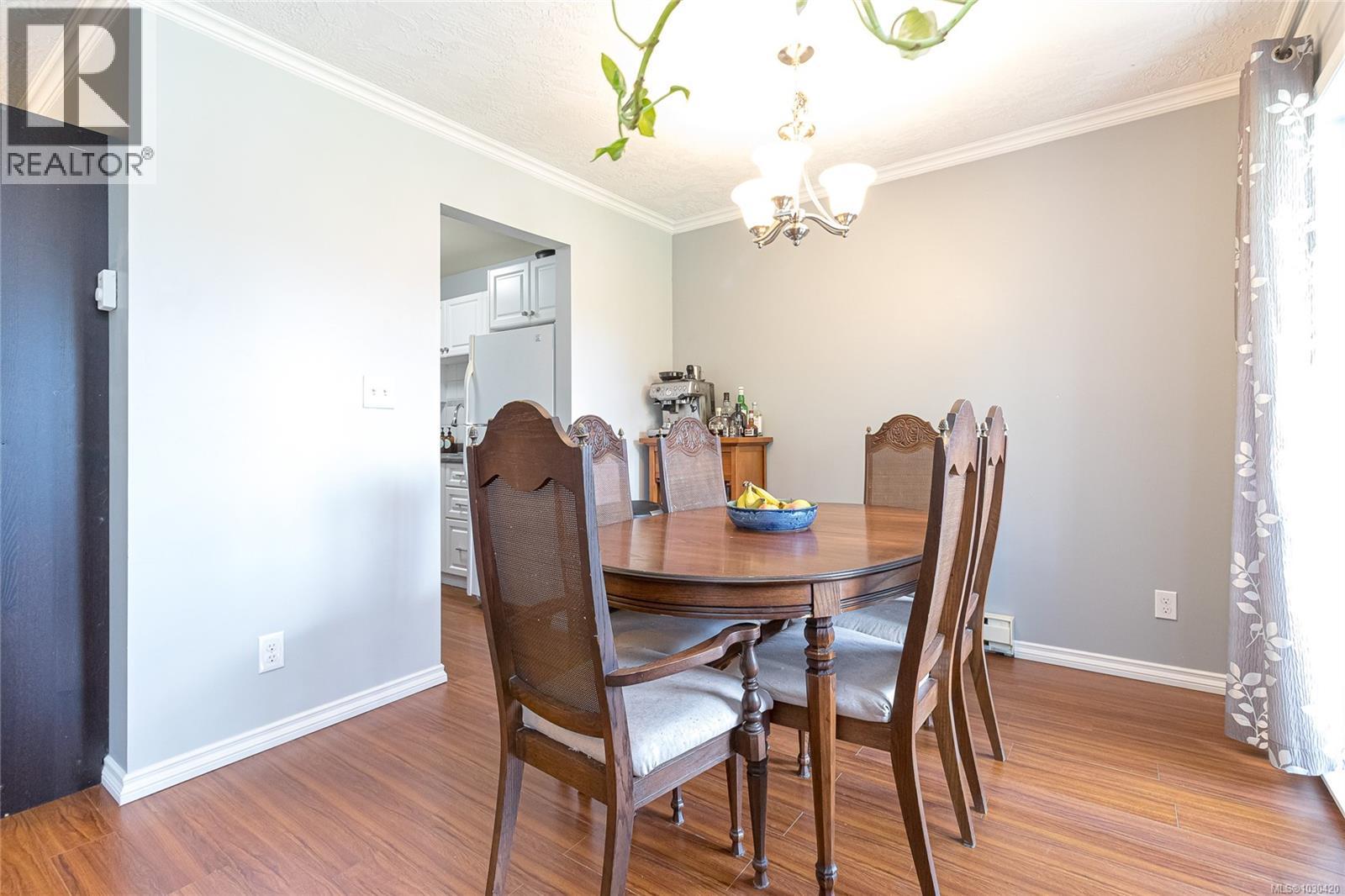 207 2211 Shelbourne Street, Victoria