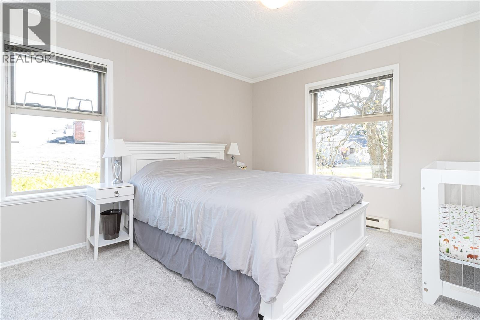 207 2211 Shelbourne Street, Victoria