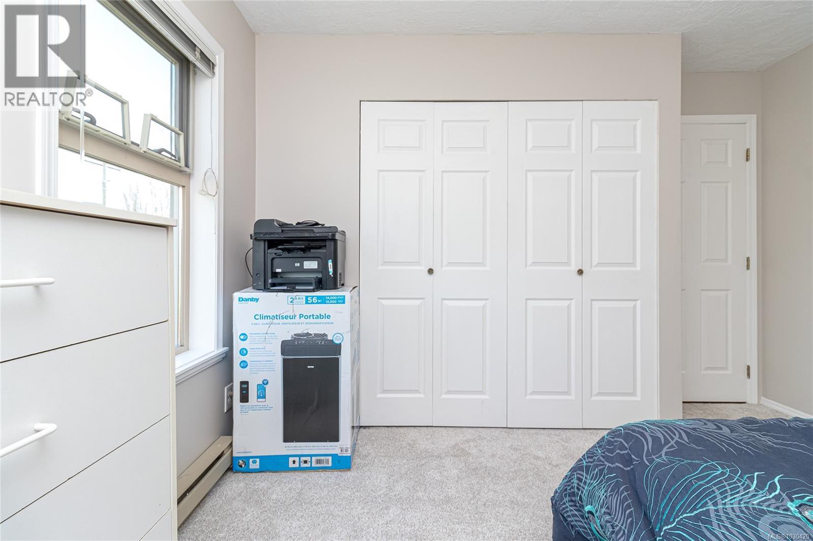 207 2211 Shelbourne Street, Victoria