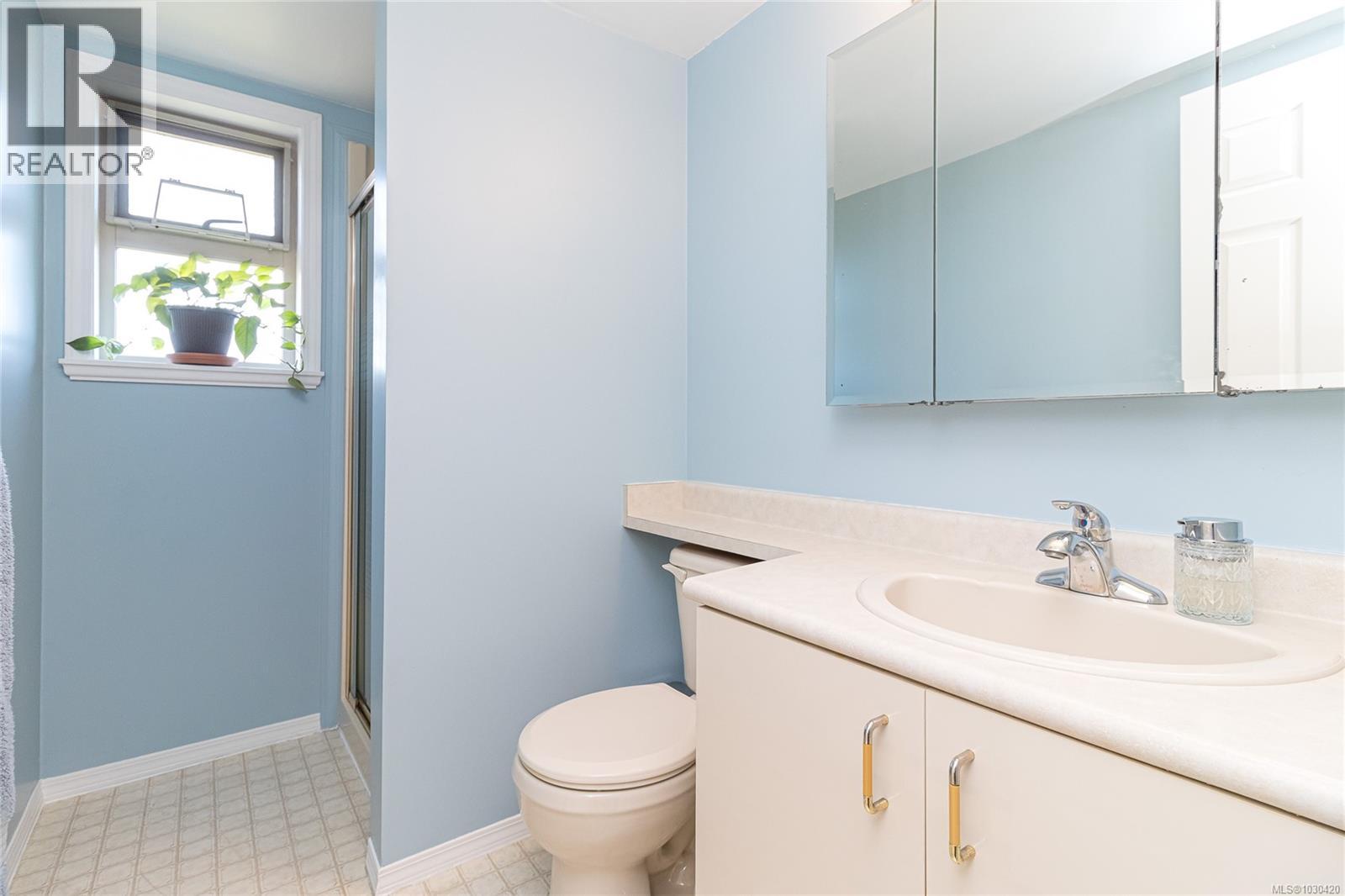 207 2211 Shelbourne Street, Victoria