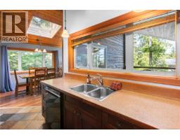 330 Reef Point Rd, Ucluelet, BC V0R3A0 Photo 68