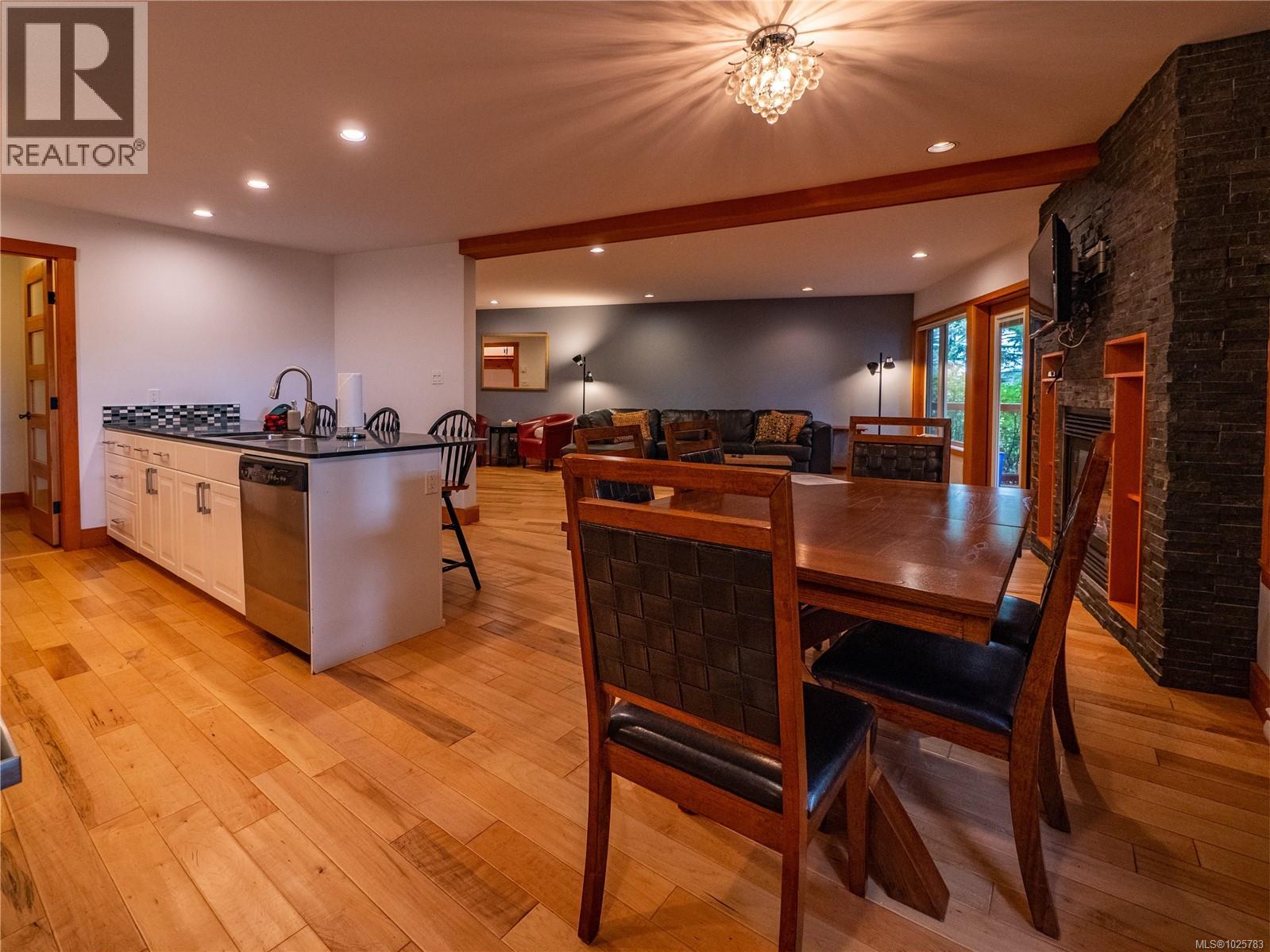 330 REEF POINT RD - 92