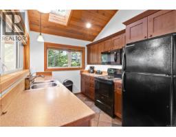 330 Reef Point Rd, Ucluelet, BC V0R3A0 Photo 63