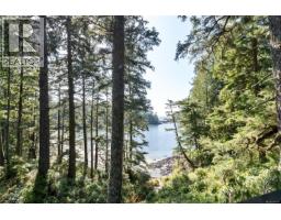 Living room - 330 Reef Point Rd, Ucluelet, BC V0R3A0 Photo 37