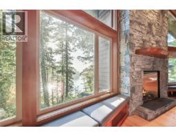 Kitchen - 330 Reef Point Rd, Ucluelet, BC V0R3A0 Photo 9