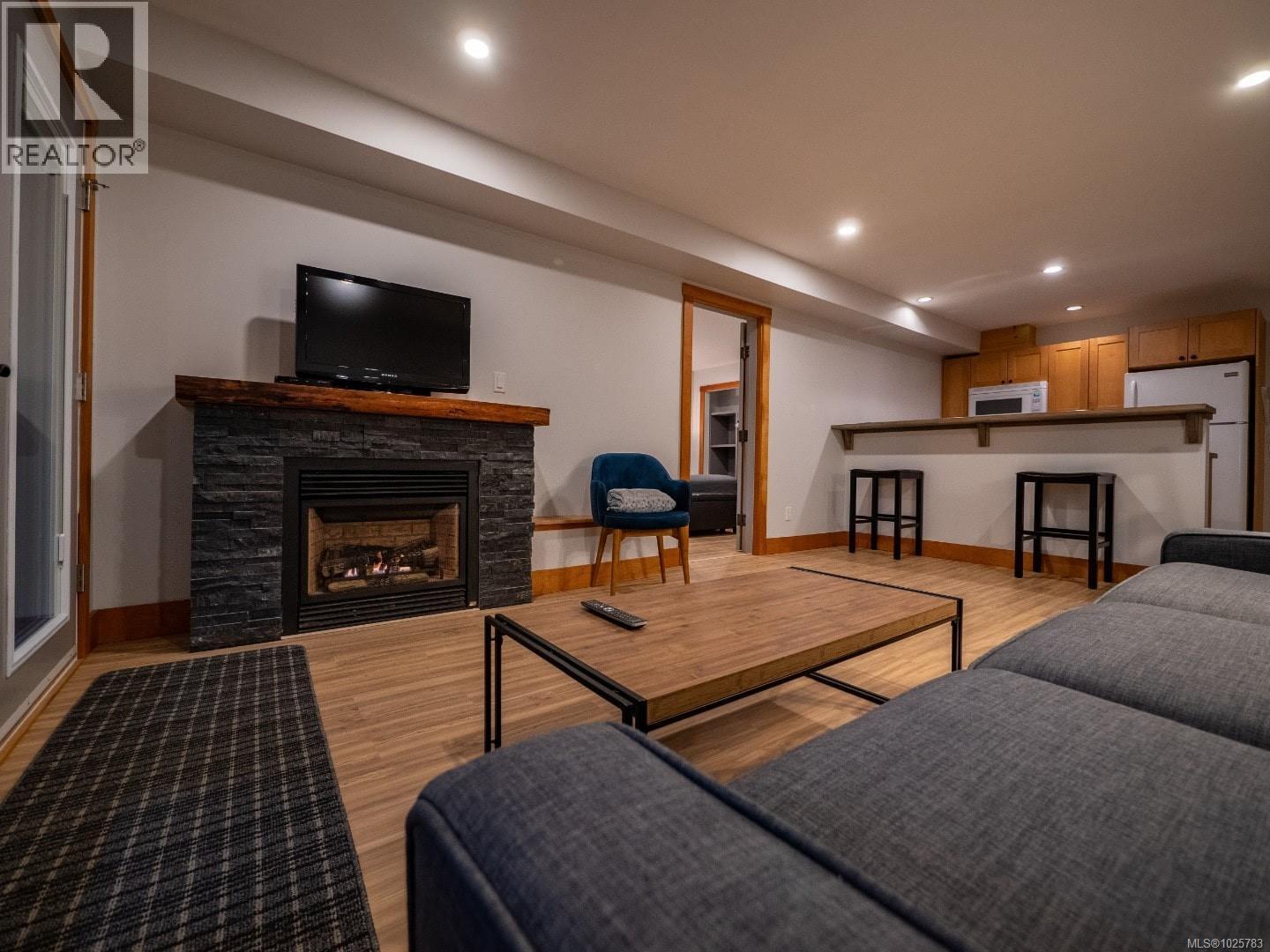 330 REEF POINT RD - 85