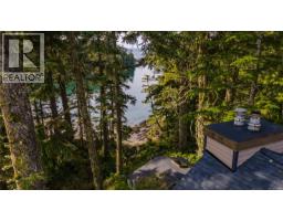 Bathroom - 330 Reef Point Rd, Ucluelet, BC V0R3A0 Photo 6