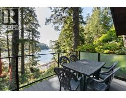 Dining room - 330 Reef Point Rd, Ucluelet, BC V0R3A0 Photo 47