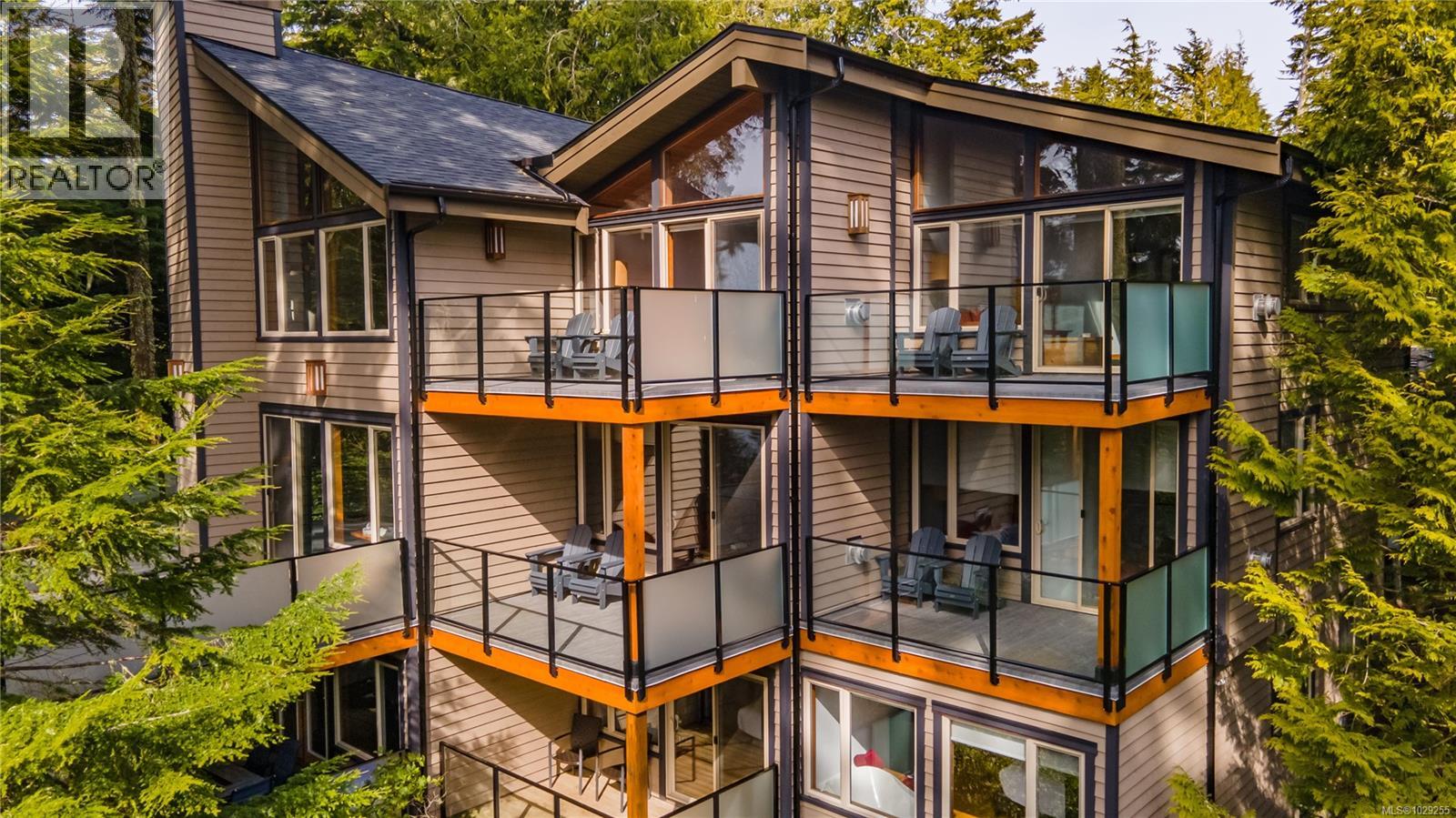 330 Reef Point Rd, Ucluelet