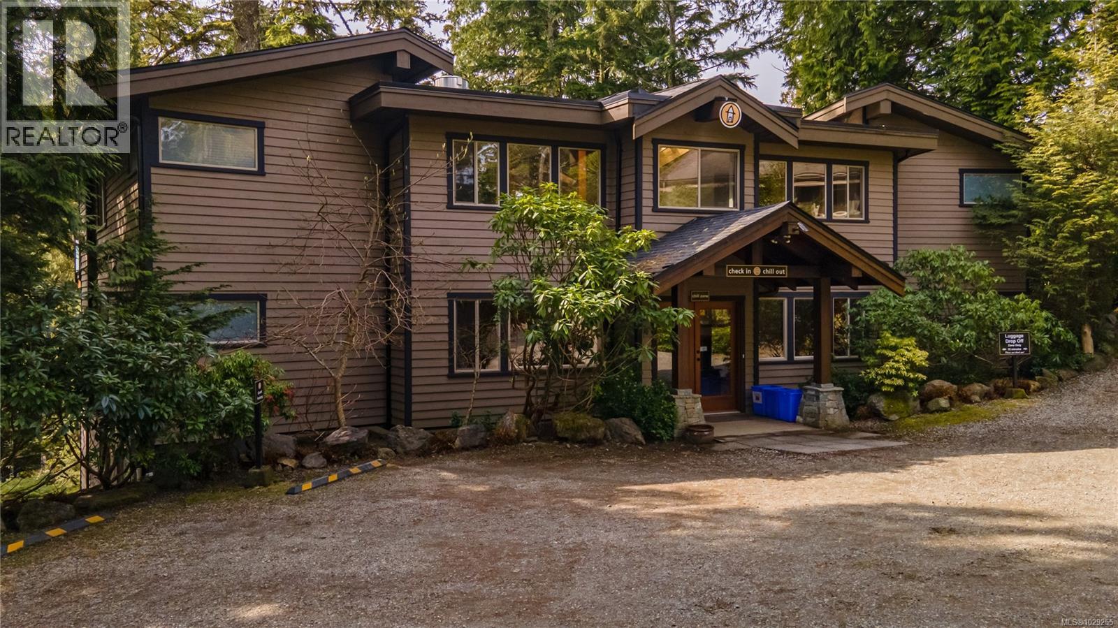 330 Reef Point Rd, Ucluelet