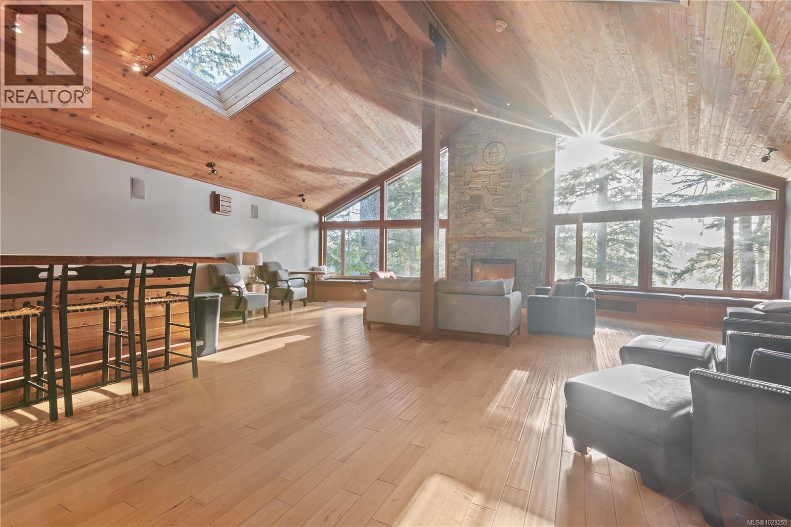 330 Reef Point Rd, Ucluelet