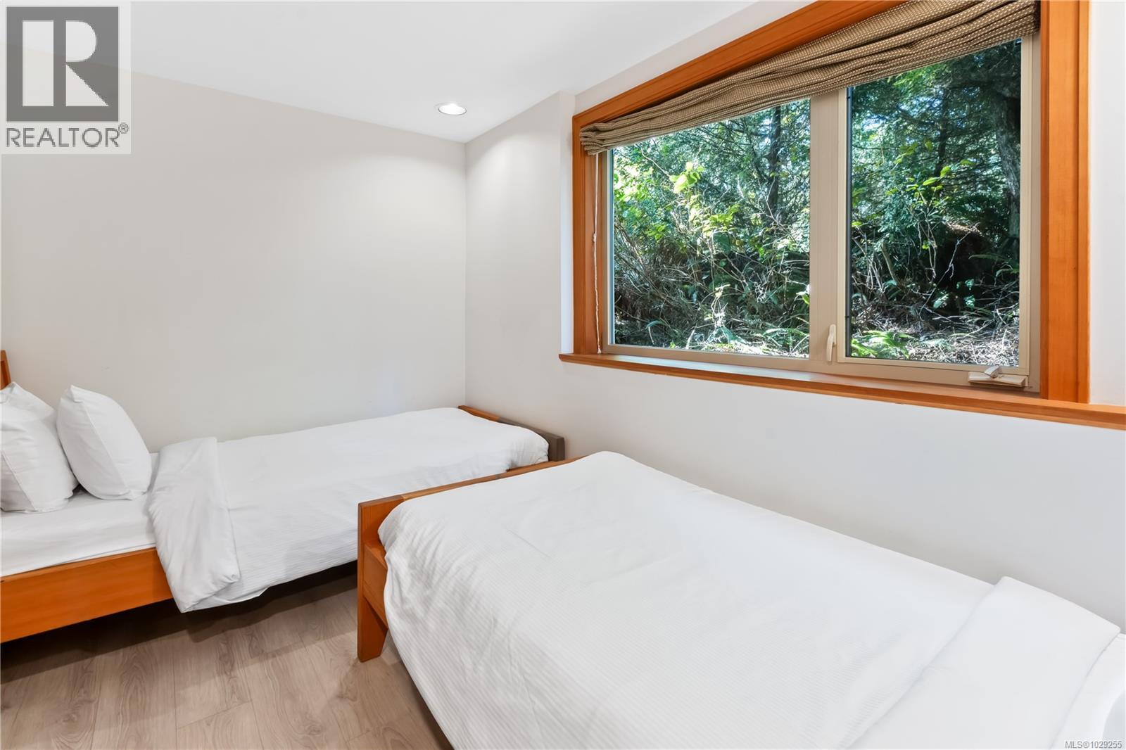 330 Reef Point Rd, Ucluelet