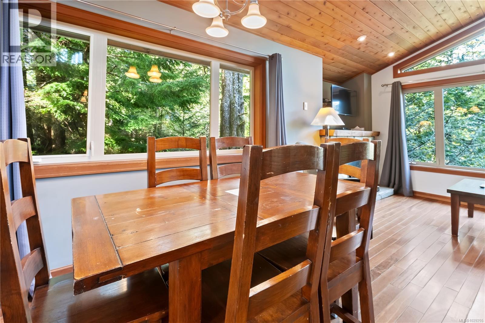330 Reef Point Rd, Ucluelet