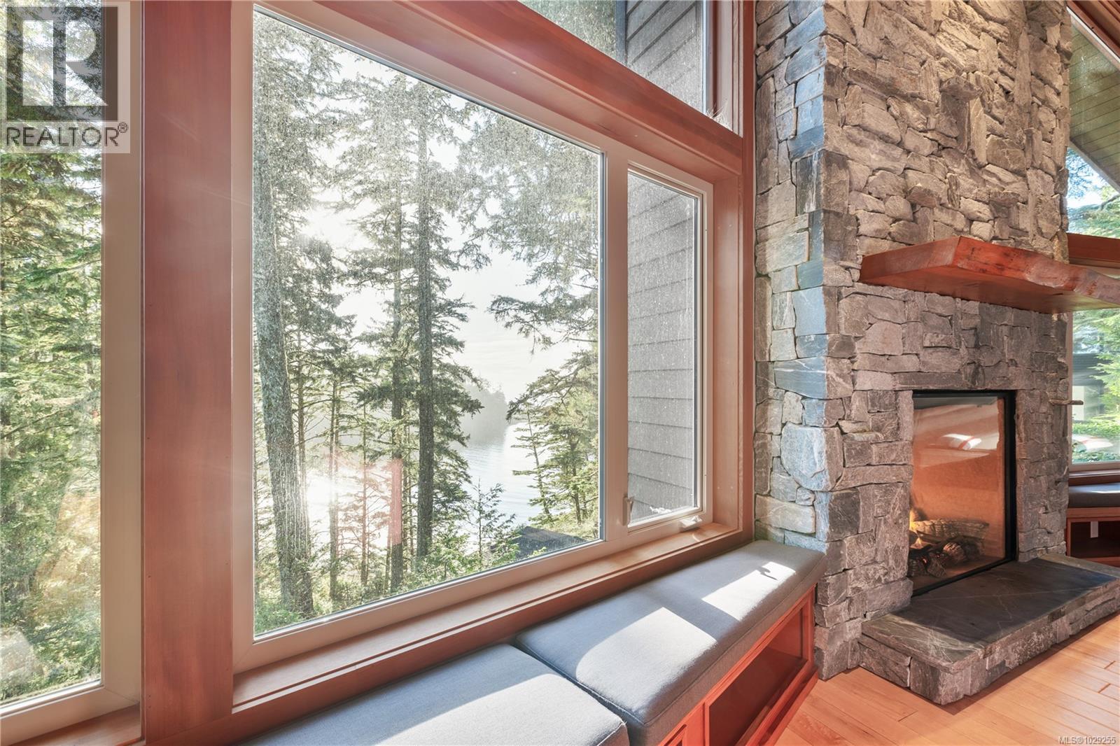330 Reef Point Rd, Ucluelet