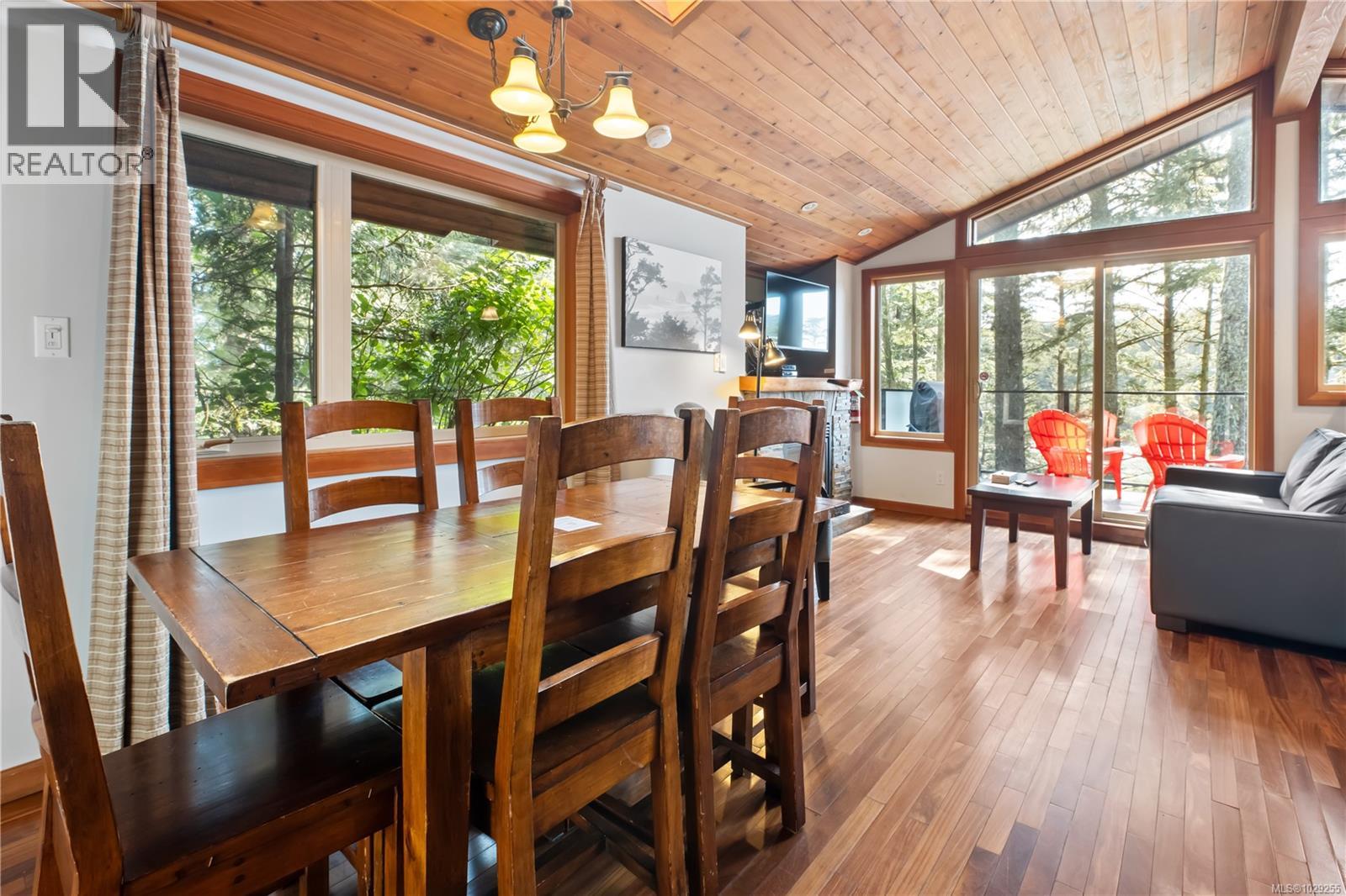 330 Reef Point Rd, Ucluelet