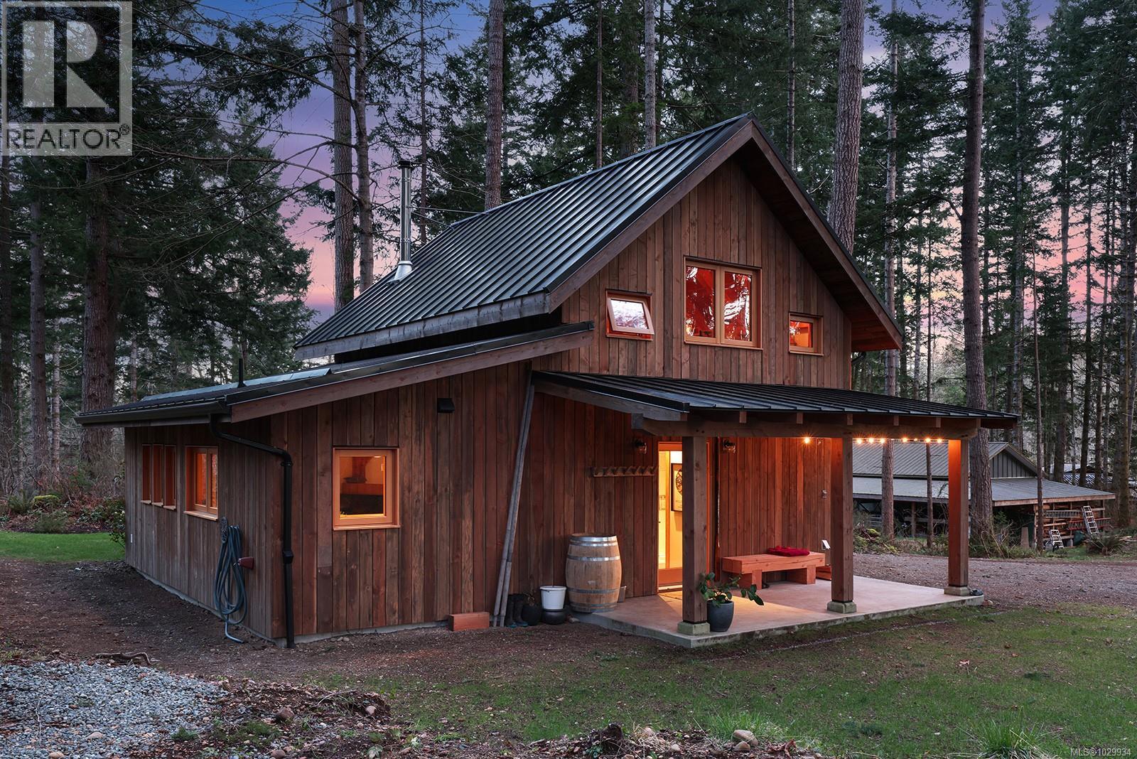 2138 Left Rd, Courtenay