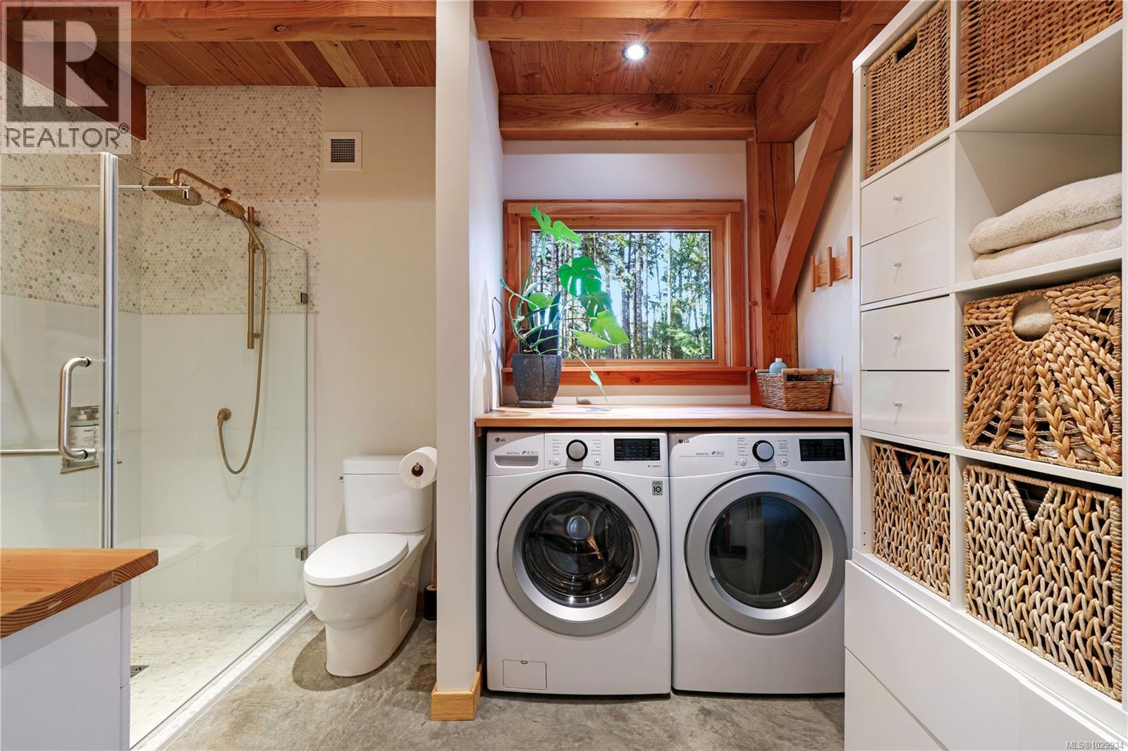 2138 Left Rd, Courtenay