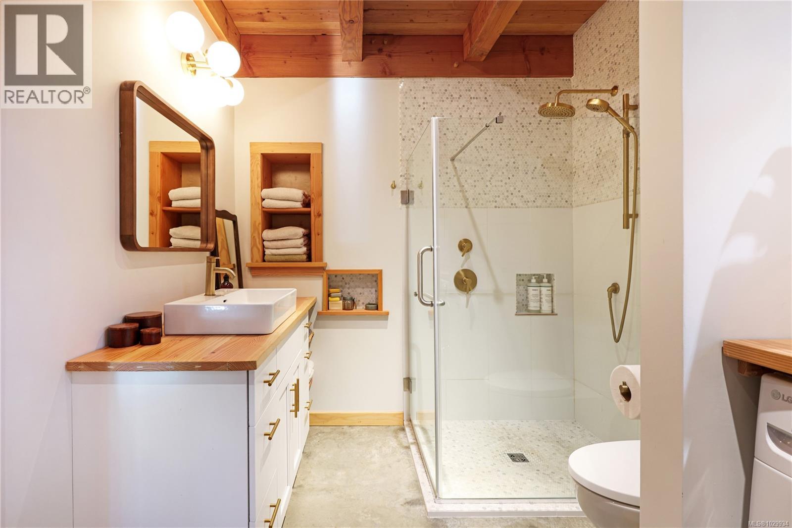 2138 Left Rd, Courtenay