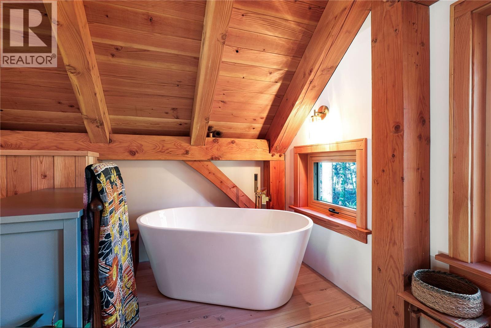 2138 Left Rd, Courtenay