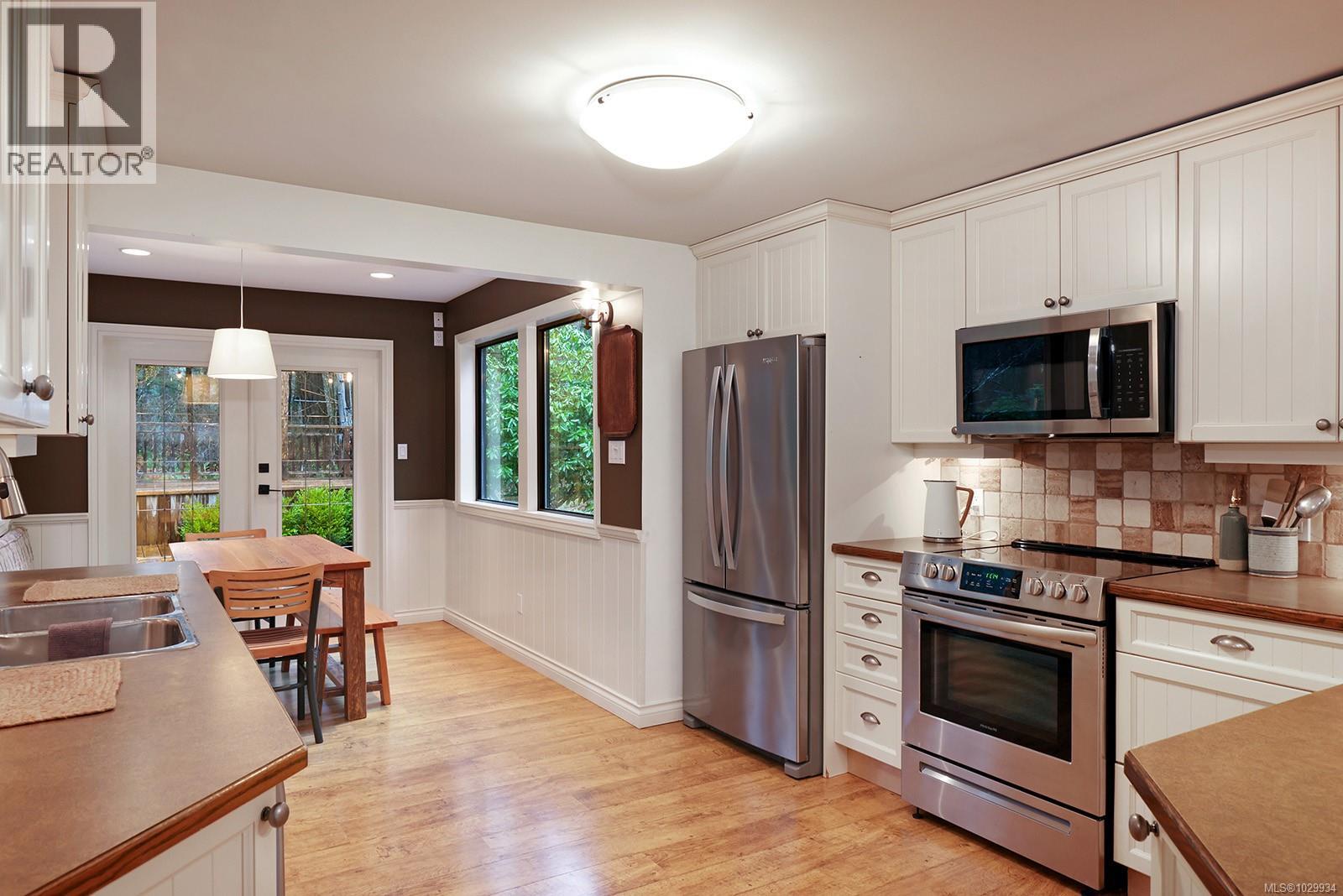 2138 Left Rd, Courtenay