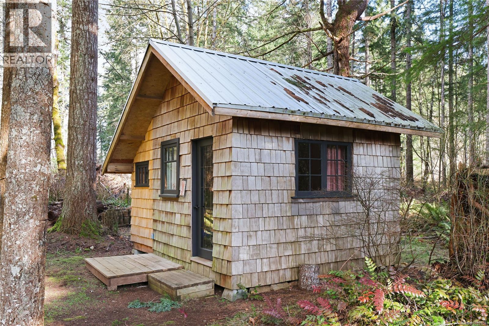 2138 Left Rd, Courtenay