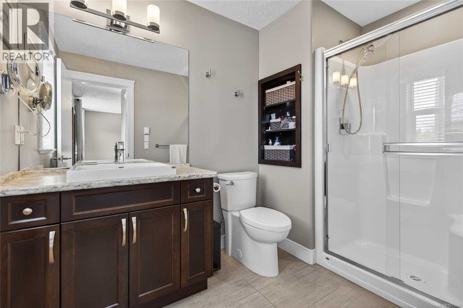 #109 2077 20TH ST - 35