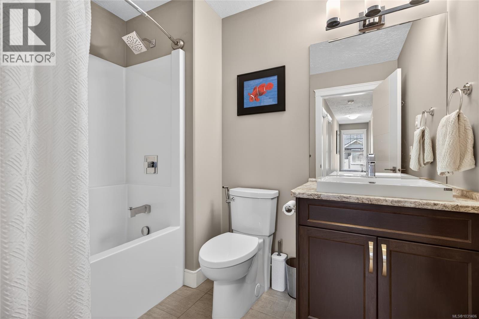 #109 2077 20TH ST - 40