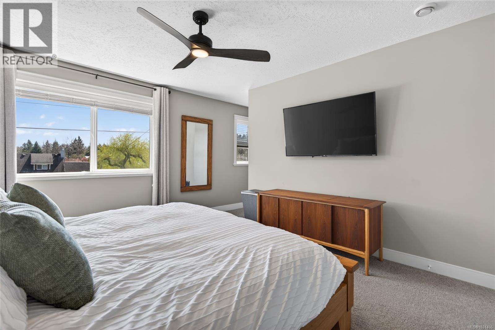 #109 2077 20TH ST - 30